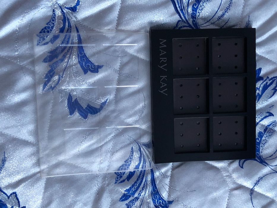 Палетка на магнітах під тіні, Мері Кей