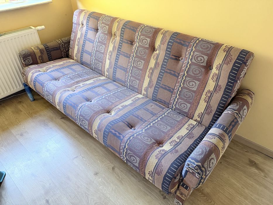 Wersalka rozkladana.