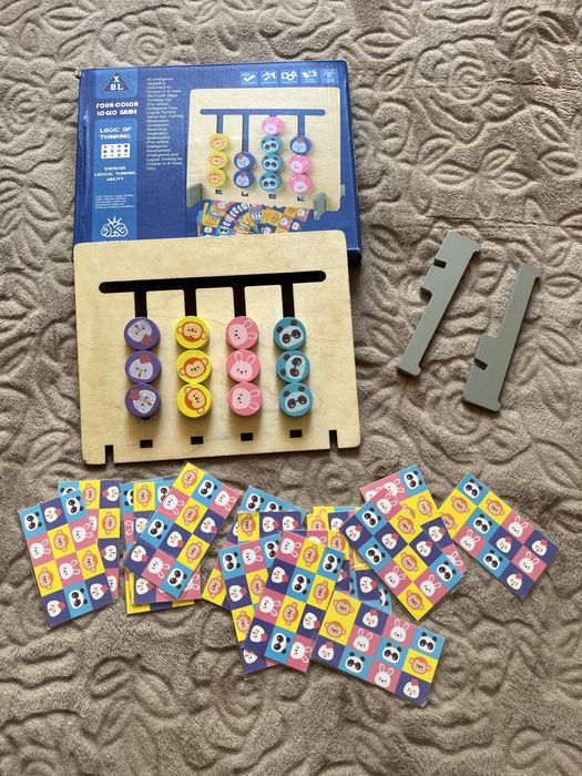 Деревʼяна гра головоломка Монтесорі