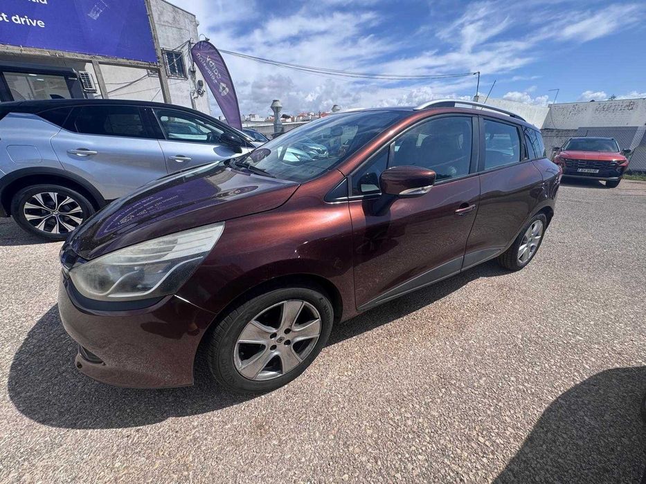 Renault Clio em muito bom estado