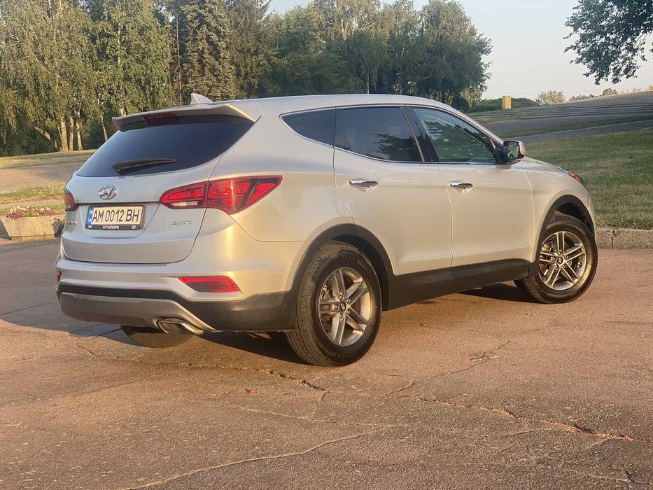 Продам Hyundai Santafe 2017 року