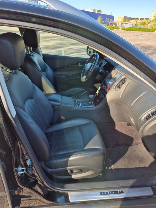 Продаю Infiniti QX50 2017