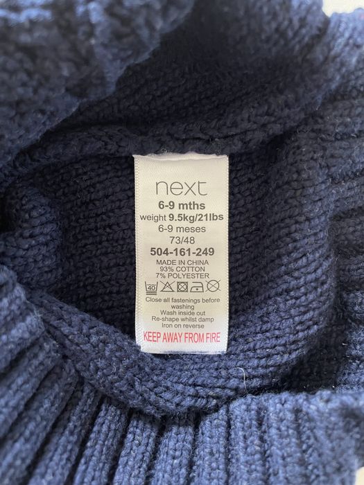 Gruby sweterek granatowy 68