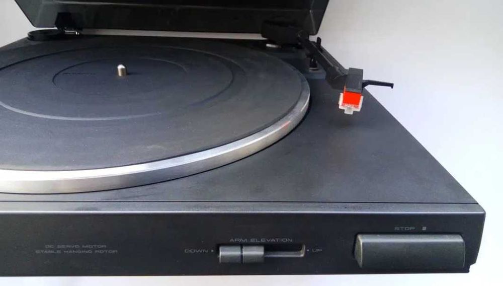 проигрыватель виниловых пластинок Pioneer