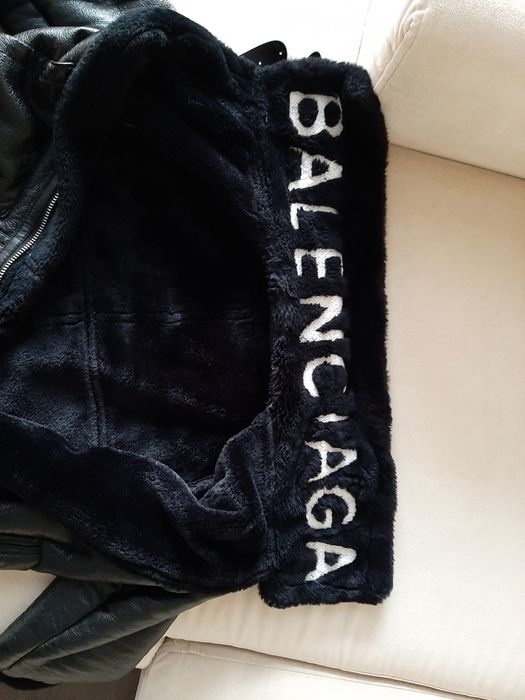 Куртка balenciaga. .