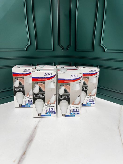 LED Лампочка з 2 акумуляторами 20w E27 ліхтар лампа аварійна фонарик