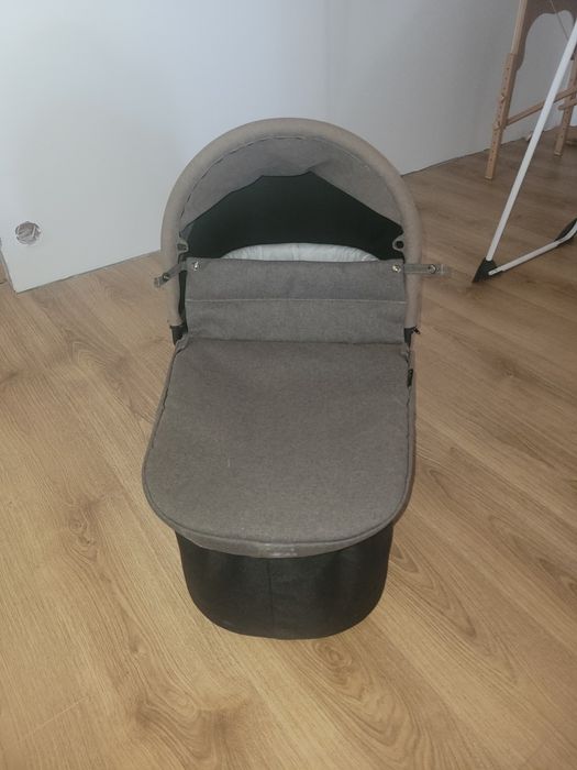 Gondola do wózka  Baby Jogger Summit X3