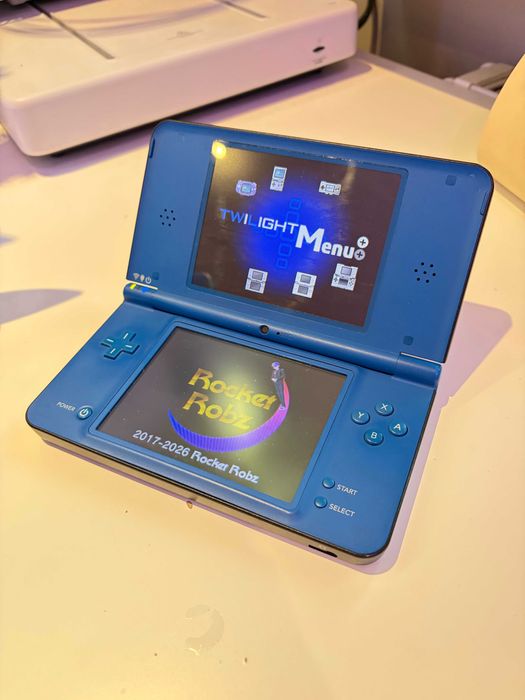 Konsola Nintendo DSi XL niebieska używana CFW TwilightMenu / SD 32gb