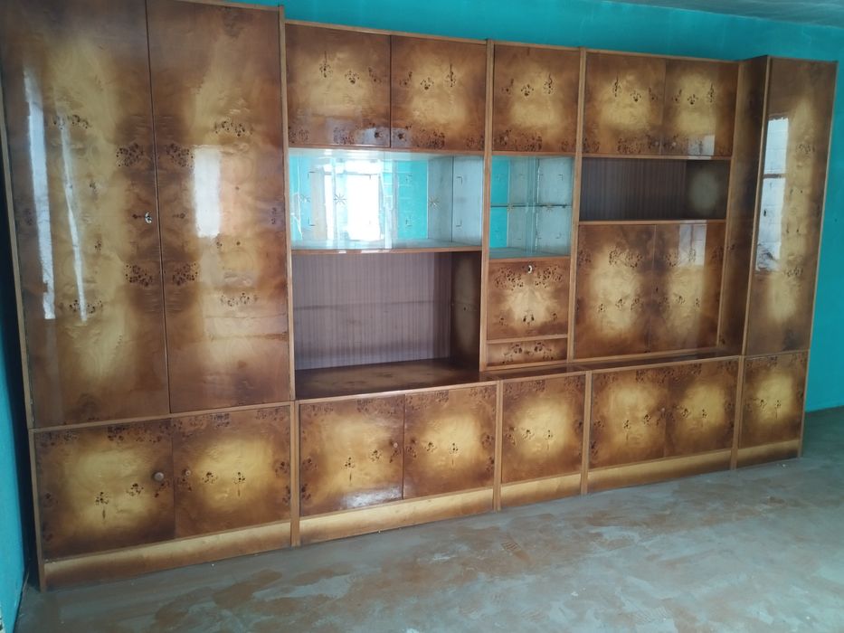 Meble pokojowe drewniane