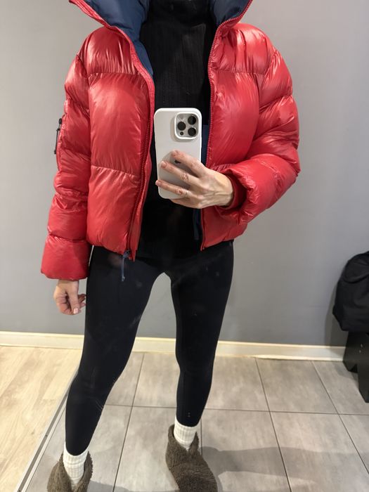 Продажться пуховик жіночій