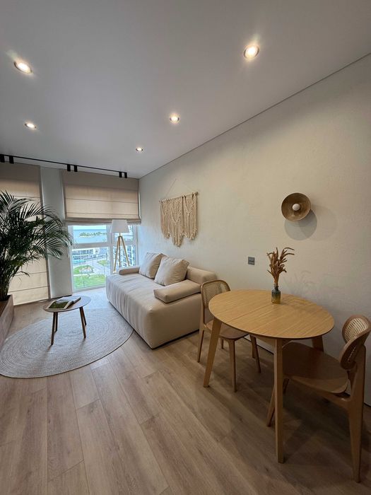 Видова дизайнерська квартира в ЖК City Park на Митниці