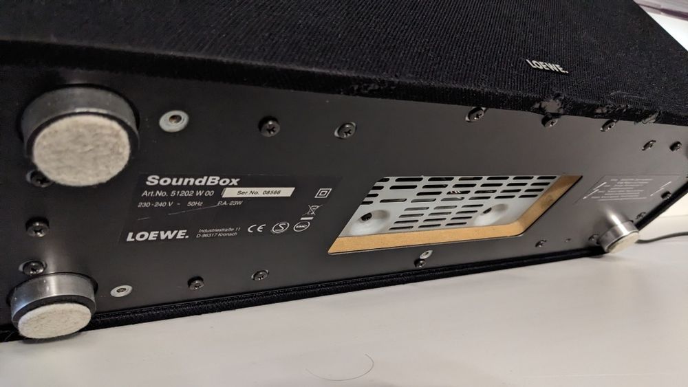 Акустика Loewe SoundBox (Bluetooth, iPod, AUX, USB)