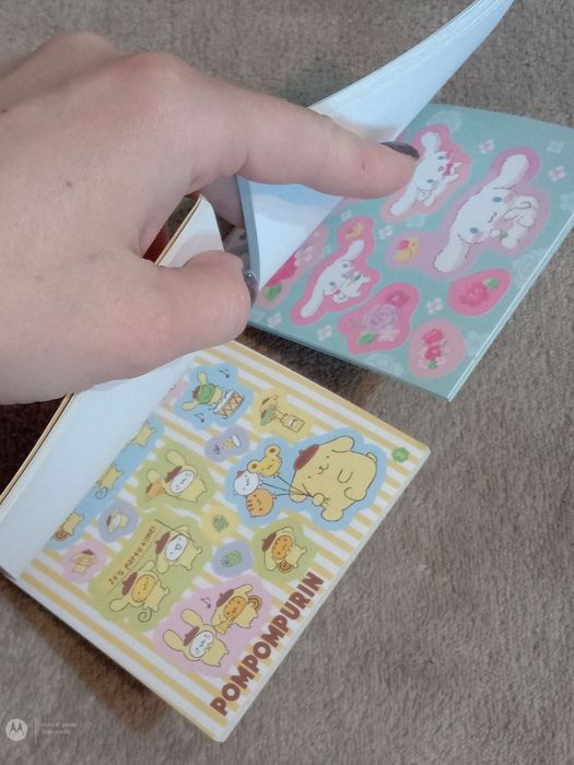 Książeczka naklejki sanrio