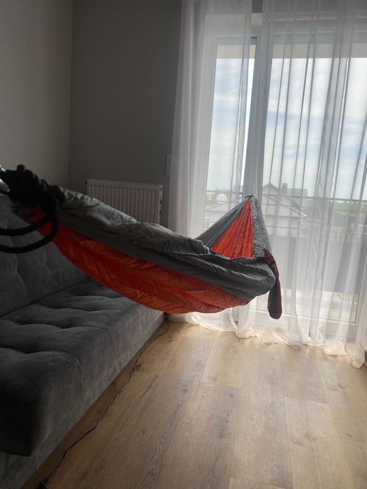 Nowy hamak turystyczny 270×140 cm – lekki i wygodny
