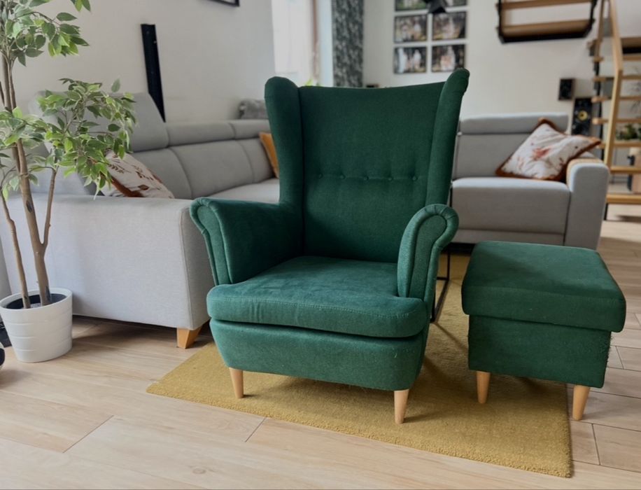Fotel uszak Ikea Strandmon + podnóżek