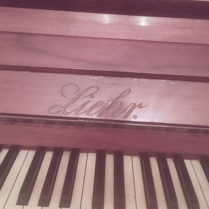 Sprzedam pianino -antyk