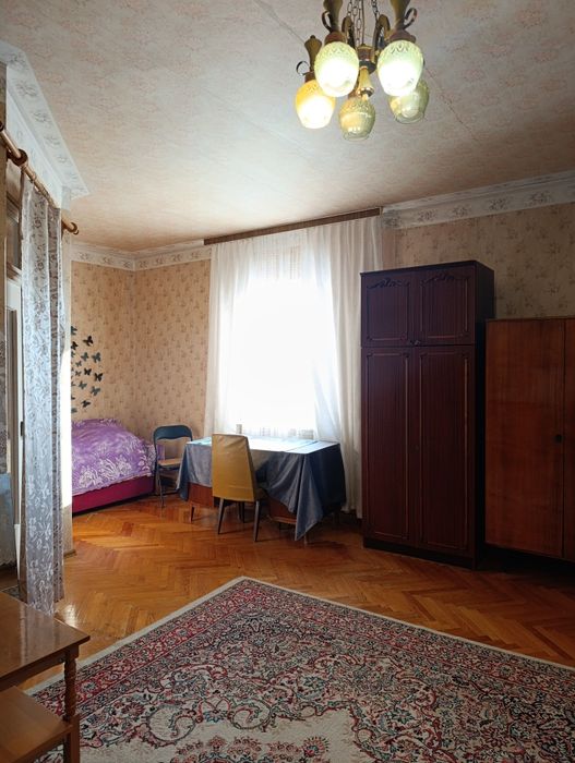 Здам кімнату жінці