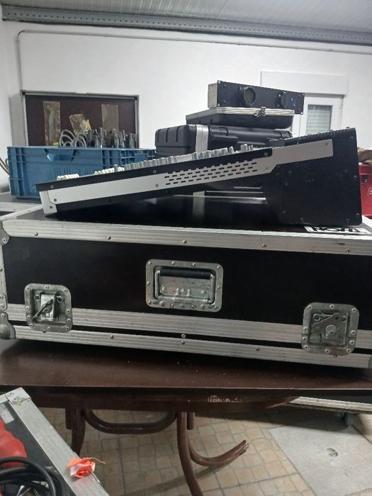 Mesa de mistura mackie 1640i