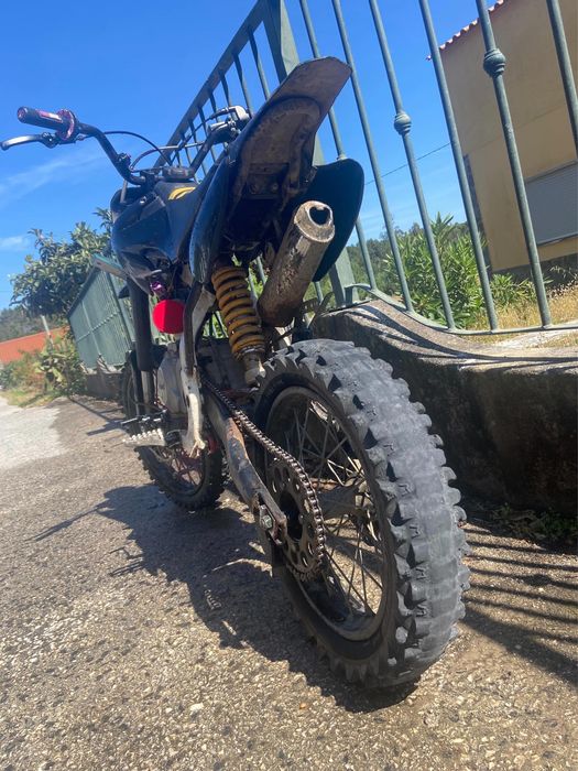 Pit bike 155 e outra 125