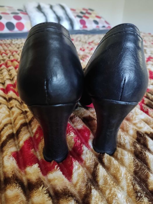 Sapatos pretos cerimónia - tam 37