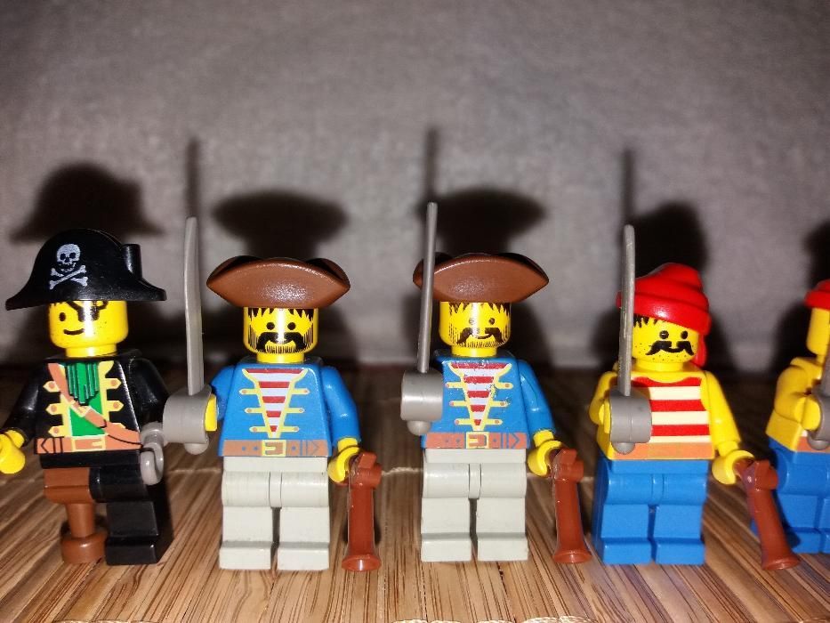 Lego System Piraci- Mini figurki Pirates