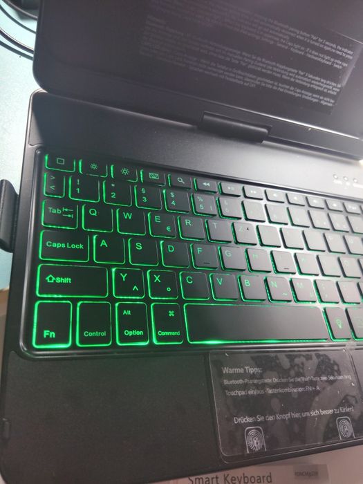 Klawiatura wysoki model podświetlana Bluetooth do tablet