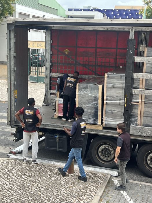 Mudanças e transportes urgentes