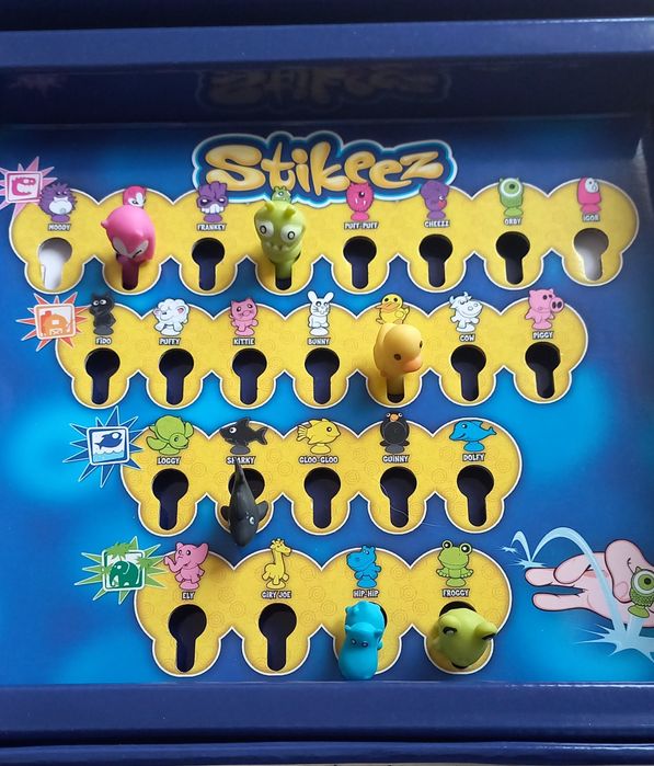 FColeção incompleta da Stikeez