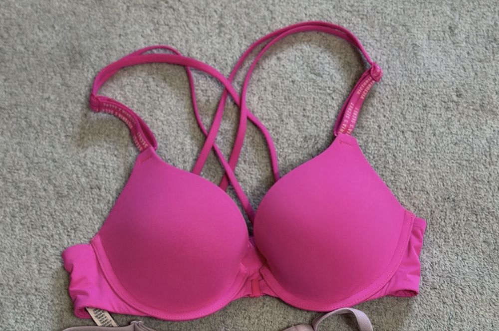 Бюстгалтер Victoria's Secret 70В / 32В