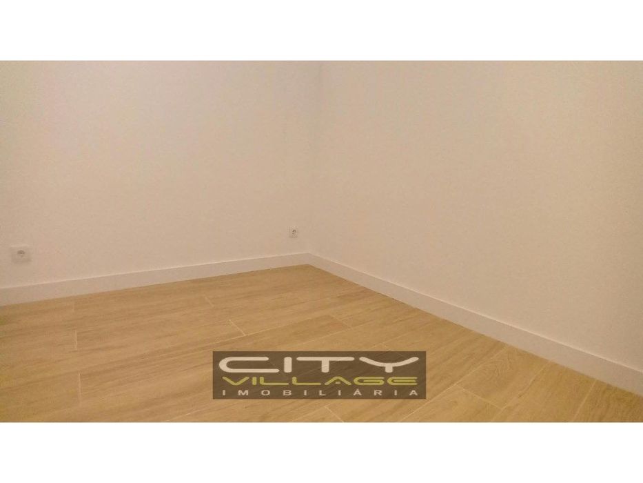 Apartamento T1+1 com Quintal e Churrasqueira Zona Baixa da Banheira