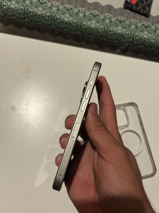IPhone 15 pro branco