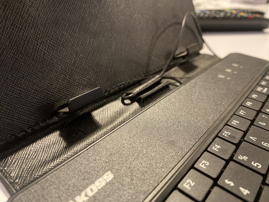 Mini klawiatura do tabletu Vakoss TK-542UK + etui 7”