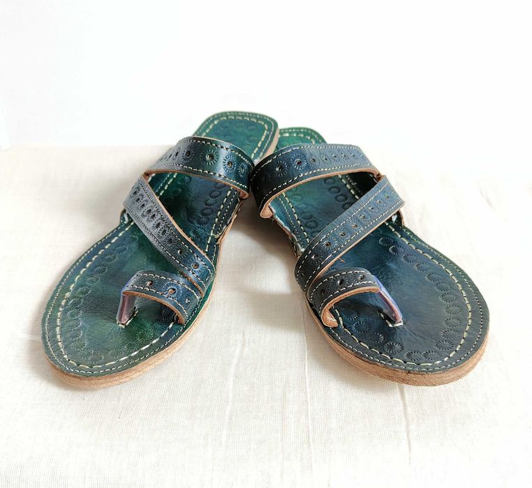 KOHGR2 Skórzane japonki kohalpuri 40 zielone orientalne boho hippie