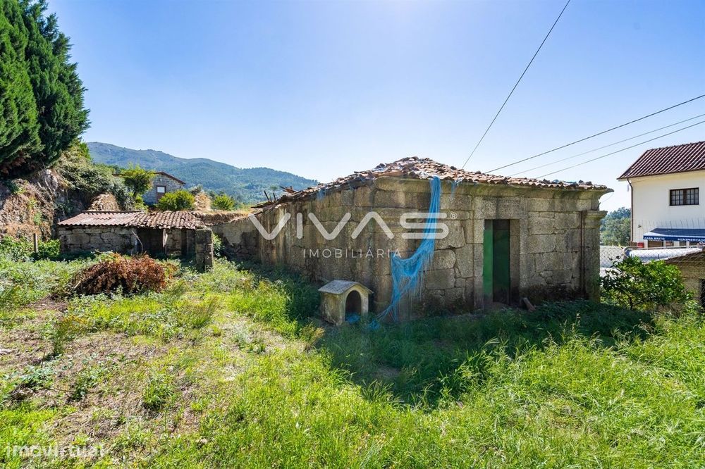 Moradia para Restaurar T0 Venda em Chorense e Monte,Terras de Bouro