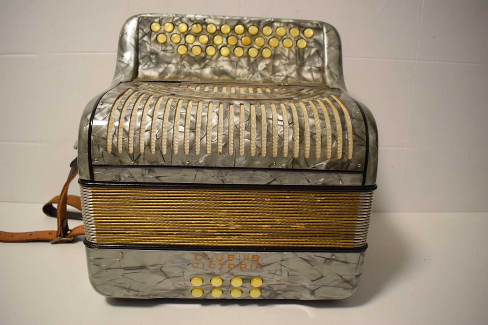Concertina hohner club IIb Victoria 2 Voz. C.  N 61