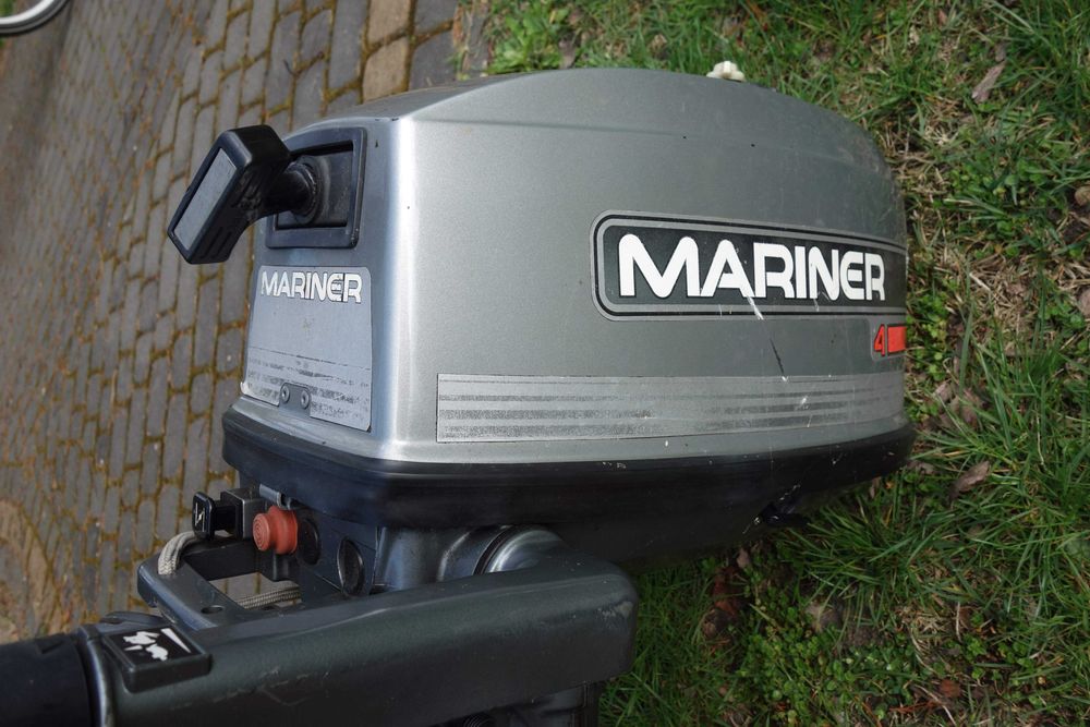 silnik spalinowy dwusuwowy marki Mariner 4