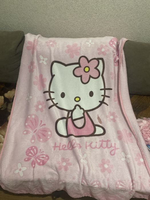 плед та плакати кьют!