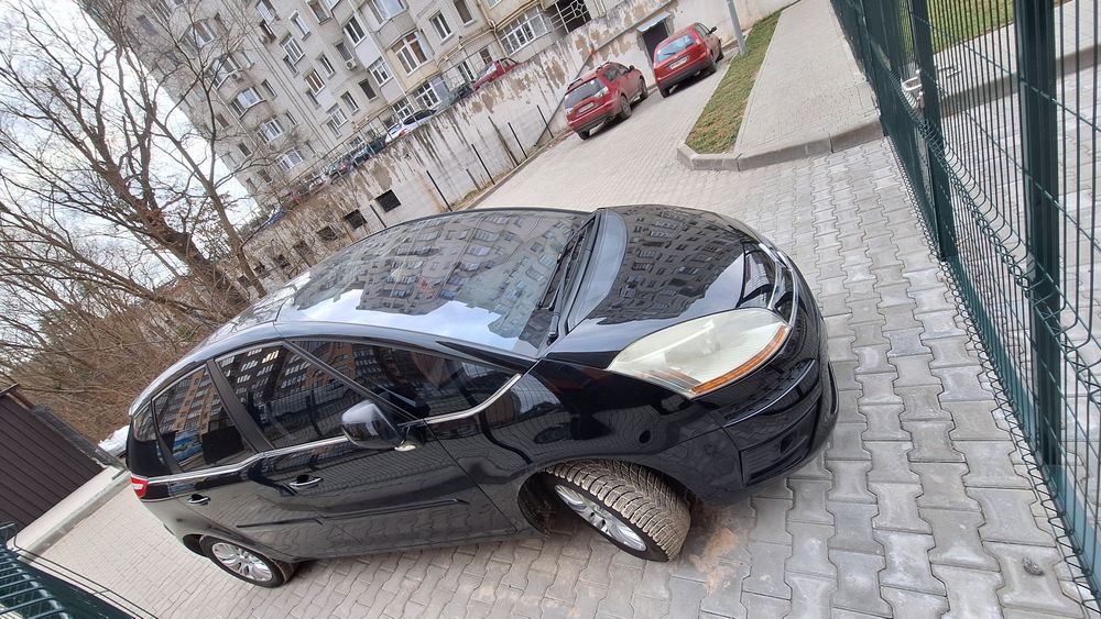 Машина CITROEN C4 picasso