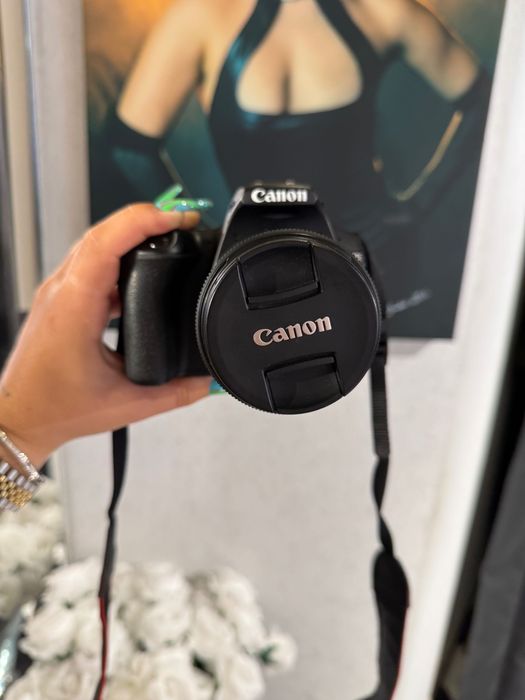 Vendo Canon EOS250D