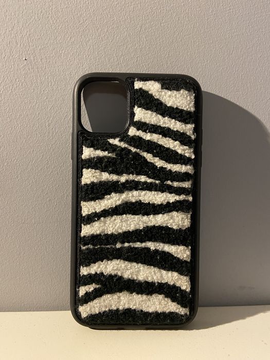 futrzane etui iphone 11 zebra