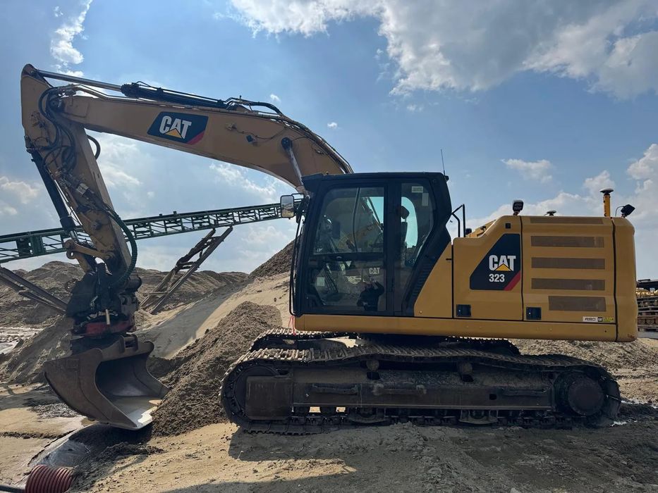 Caterpillar 323