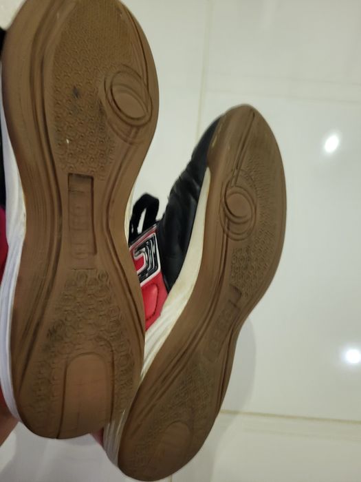 Buty czerwono-czarne r.44 , dł.wkładki 27,5
