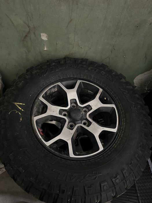 Диски с резиной на Jeep Wrangler Rubicon