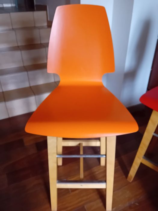 Cadeira de pé  alto