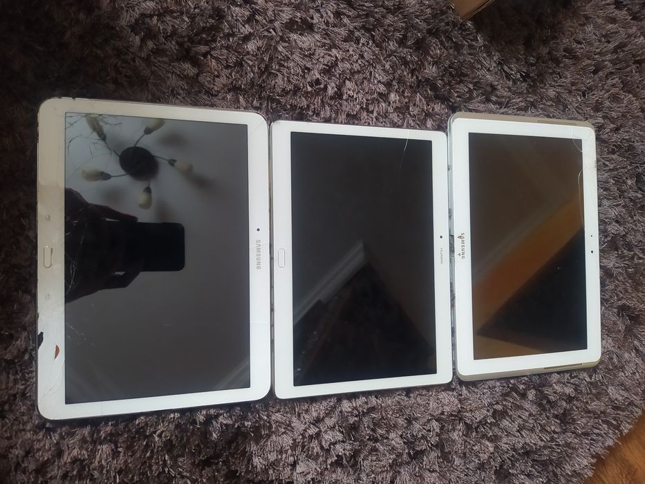 Лот планшетів Самсунг та Хуавей