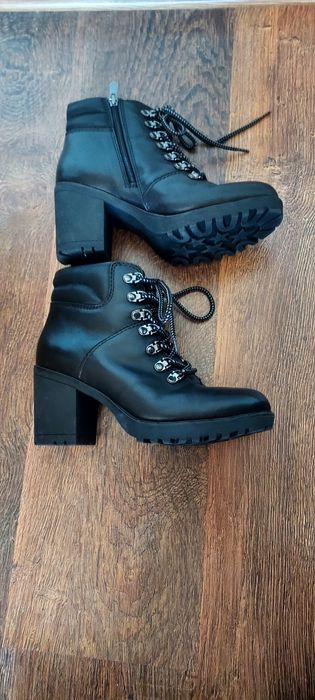 Botki czarne skórzane