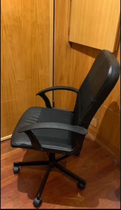 Cadeira escritório giratória preto