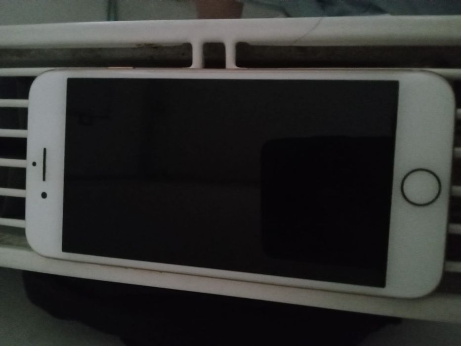 Telefon iPhone 8