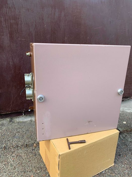 Бокс для автоматов метал.