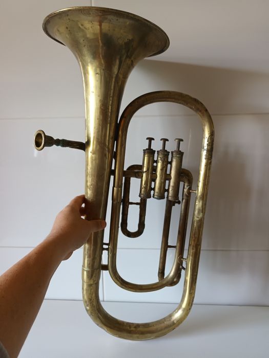Tuba antiga Couesnon Paris 60cm comprimento
